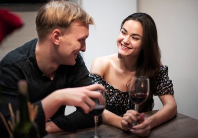 Ученые выяснили, что у пьющих вместе пар более крепкие отношения