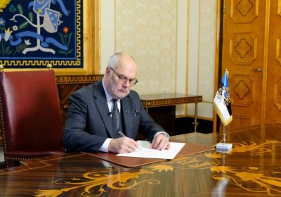 Президент утвердил в должности новое правительство Кристена Михала