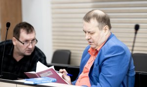 Андрея Андронова (слева) обвиняют в антигосударственном преступлении