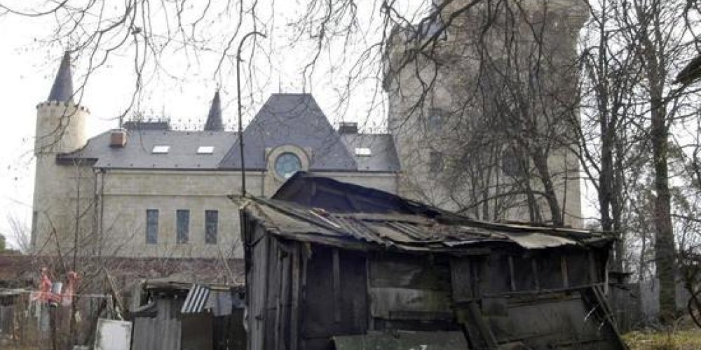 Соседи Пугачевой по Грязи принялись распродавать свои дома