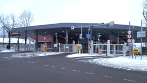 Гражданина России на погранпункте оштрафовали за георгиевскую ленту