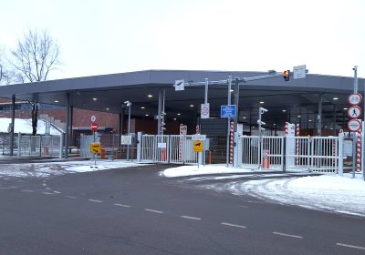 Гражданина России на погранпункте оштрафовали за георгиевскую ленту