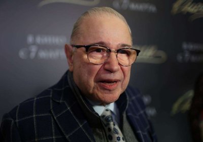 Третий на подходе: Петросян мечтает о еще одной дочери и уже придумал ей имя