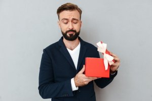 Он будет в восторге: подарки мужчине на 14 февраля