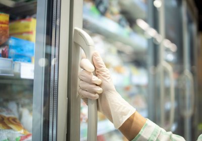 Финский магазин раздавал продукты бесплатно