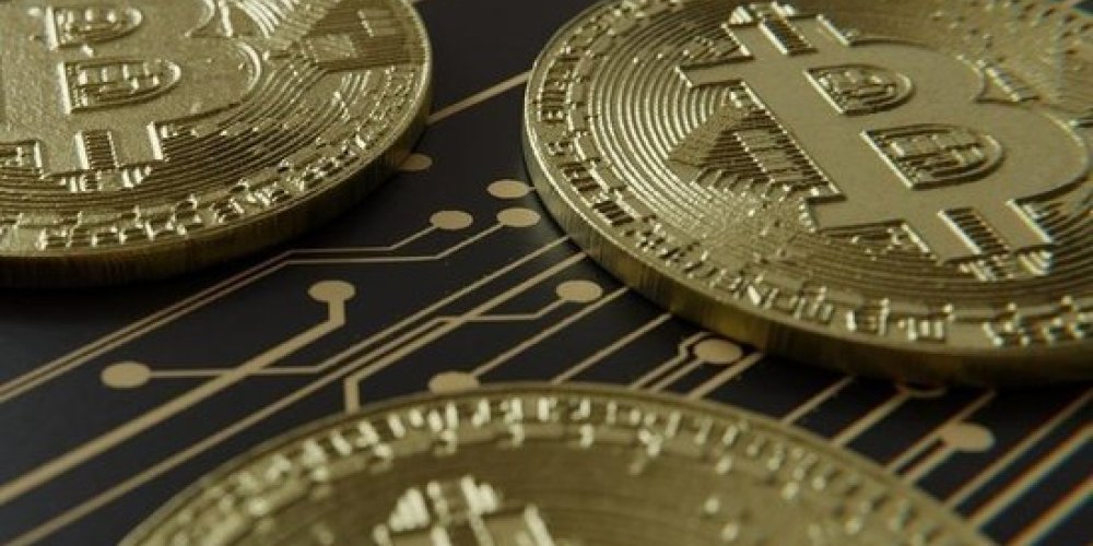 В Таллинне задержаны подозреваемые в криптомошенничестве и отмывании 575 млн долларов