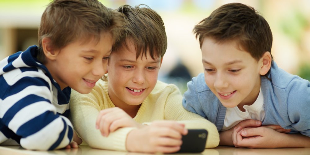 Шведские школы готовы полностью запретить использование мобильных телефонов