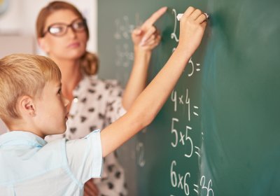 Выдающихся учителей математики и химии ждет приз