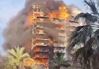 Страшный пожар уничтожил 14-этажный жилой дом в Валенсии