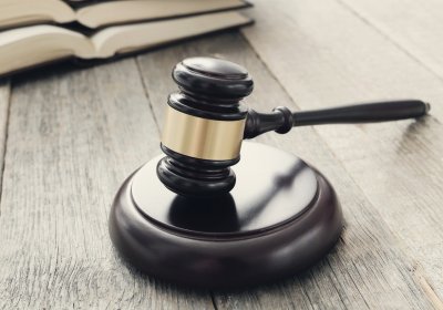 Окружной суд оправдал убившую младенца женщину по обвинению в осквернении трупа