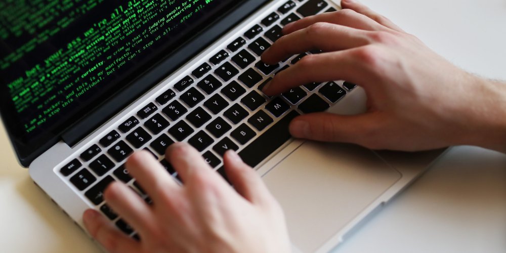 Трое офицеров ГРУ объявлены в международный розыск