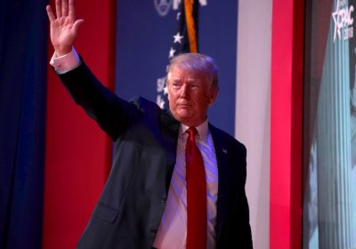СМИ: Трамп не приедет на переговоры Украины и РФ в Стамбуле