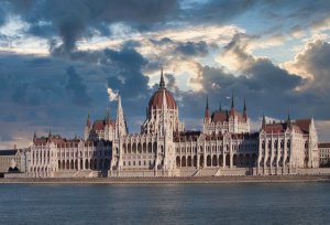 Здание венгерского парламента в Будапеште.