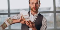 Эксперт: как тратить деньги, чтобы их становилось больше