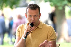 Автомобиль министра  Лаури Ляэнеметса подвергся нападению