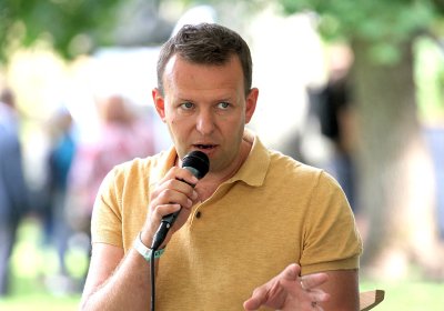 Автомобиль министра  Лаури Ляэнеметса подвергся нападению