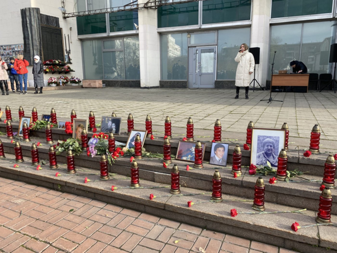 Количество погибших при теракте в норд осте. Норд-ОСТ теракт на Дубровке. Теракт на Дубровке Норд ОСТ 2002. Театральный центр на Дубровке теракт 2002.