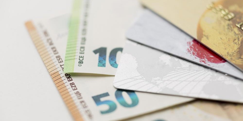 Центристы предлагают повысить детское пособие до 150 евро