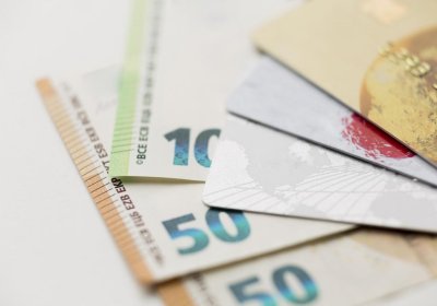 Центристы предлагают повысить детское пособие до 150 евро