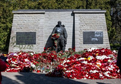 В Таллинне осквернен памятник Бронзовому солдату