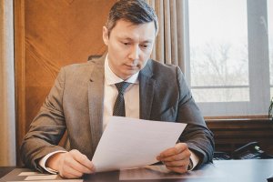 Таллиннское горсобрание поддержало вотум недоверия Михаилу Кылварту