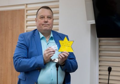 Прокурор требует для Петерсона 17 лет лишения свободы за госизмену