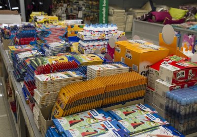 Готовимся к 1 сентября: где выгоднее покупать школьные товары к новому учебному году?