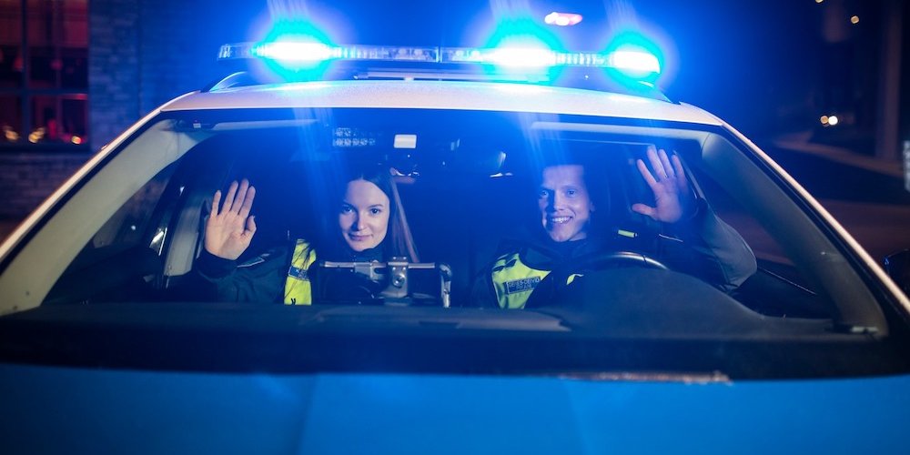 850 дорожных хулиганов обнаружат в своем почтовом ящике черную рождественскую открытку