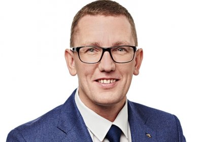 Кристен Михал обещал негражданам сохранить право голоса на муниципальных выборах