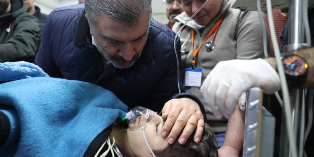 Еще есть выжившие: спустя 260 часов после землетрясения спасен 14-летний мальчик