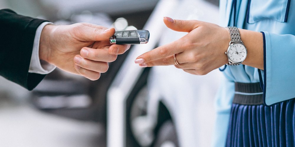 Продажи новых автомобилей упали в первом полугодии за год на 12%