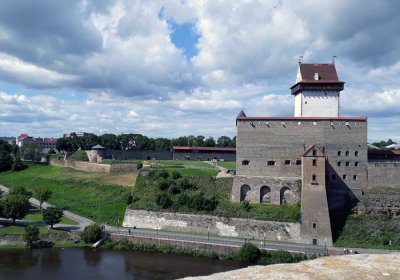 Нарвитяне требуют оставить мемориал в Парке победы в Нарве