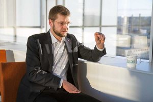Центристы готовятся выразить недоверие мэру Таллинна Евгению Осиновскому