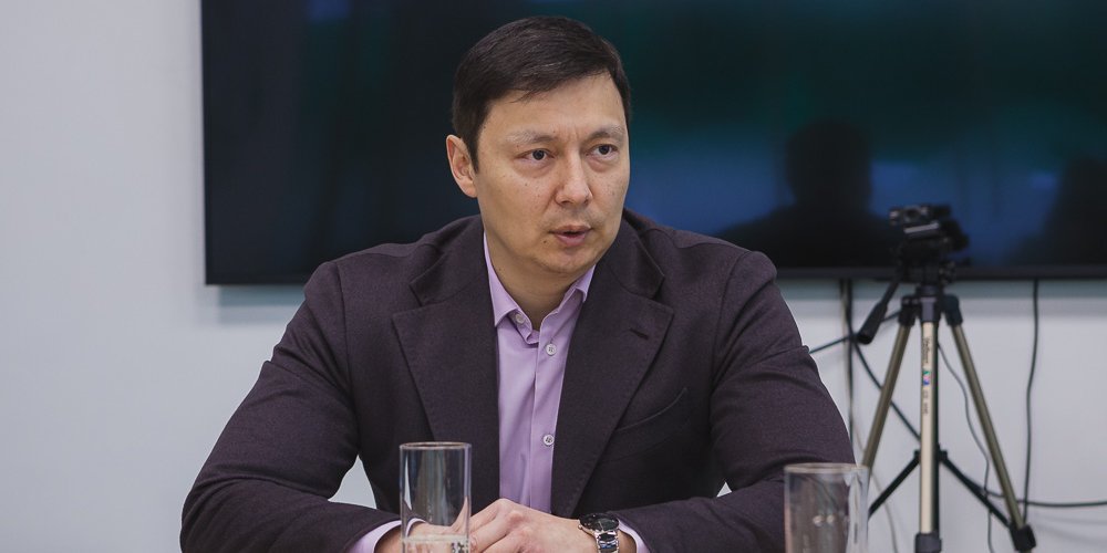 Михаил Кылварт отказывается от евромандата в пользу евродепутата Яны Тоом