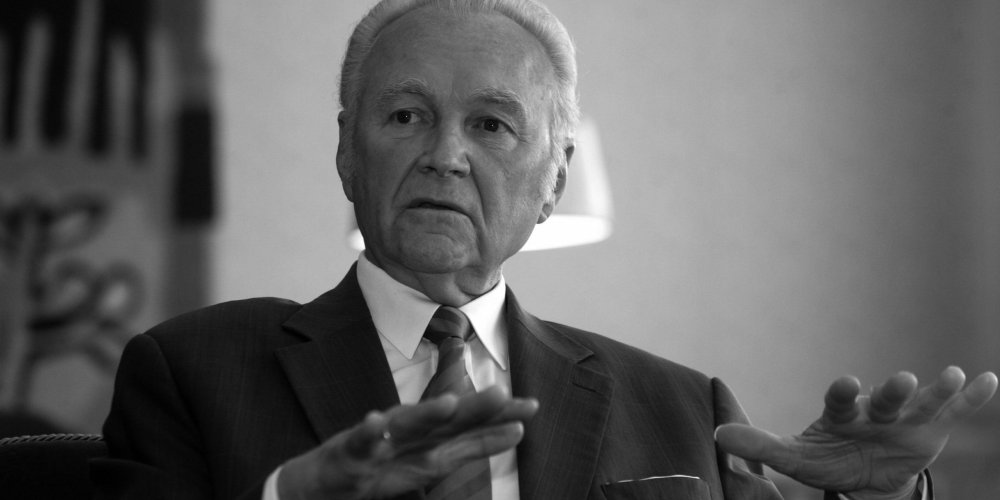 Умер экс-президент Эстонии Арнольд Рюйтель