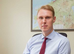 EKRE требует отозвать Раймонда Кальюлайда с поста главы комиссии по обороне