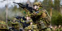 Искавшие на полигоне однополчанина новобранцы оказались в кювете и получили травмы