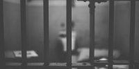 В Эстонии суд досрочно освободил пожизненно осужденного убийцу