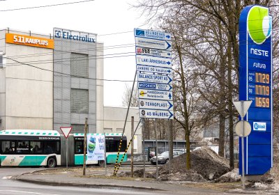 Таллинн планирует очистить улицы от бесполезных указателей