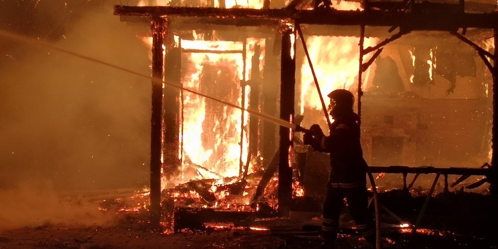 В столичном районе Пирита в пожаре в жилом доме погиб человек