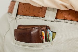 Опрос: 77% молодых людей ежемесячно откладывают деньги