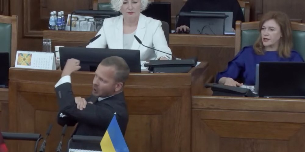 Скандал в латвийском Сейме: депутата обвиняют в неуважении к латышскому языку