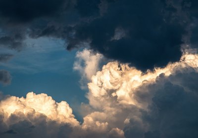 В понедельник вечером ожидаются грозы и смерчи