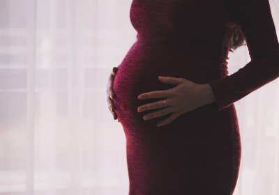 Комиссия одобрила законопроект о компенсации больничного беременным