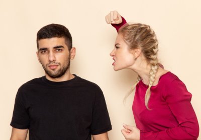 Когда абьюзер не он, а ты: 5 скрытых признаков, что женщина тиранит партнера