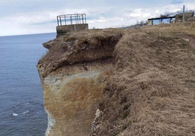 В Палдиски у побережья обрушилась смотровая площадка глинта