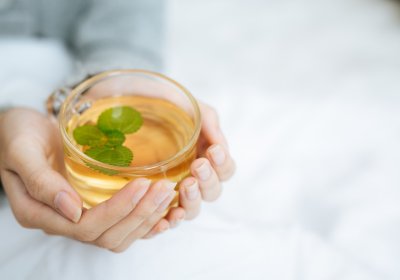Лучшие напитки для борьбы с простудой: рецепты от терапевта