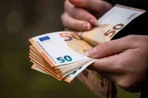 Профсоюзы и работодатели не достигли соглашения касательно минималки