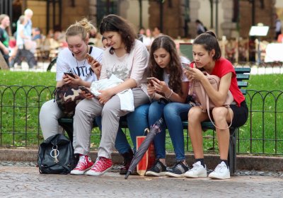 Times: в Британии рассматривают запрет соцсетей для детей младше 16 лет