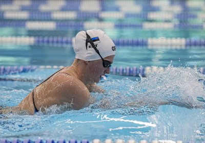 Энели Ефимова выиграла золото на ЧЕ по плаванию на короткой воде